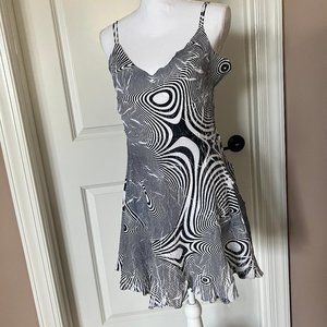 KISKA by KOMAROV Black/White Crinkle Spaghetti Strap Mini Dress/Tunic Top NWOT